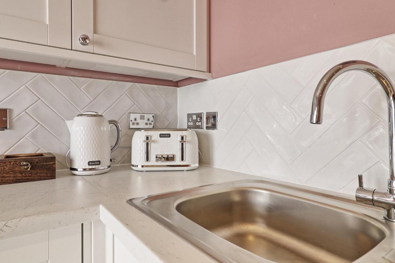 Urban Stylish Apartment - Southend Stays 外观 照片